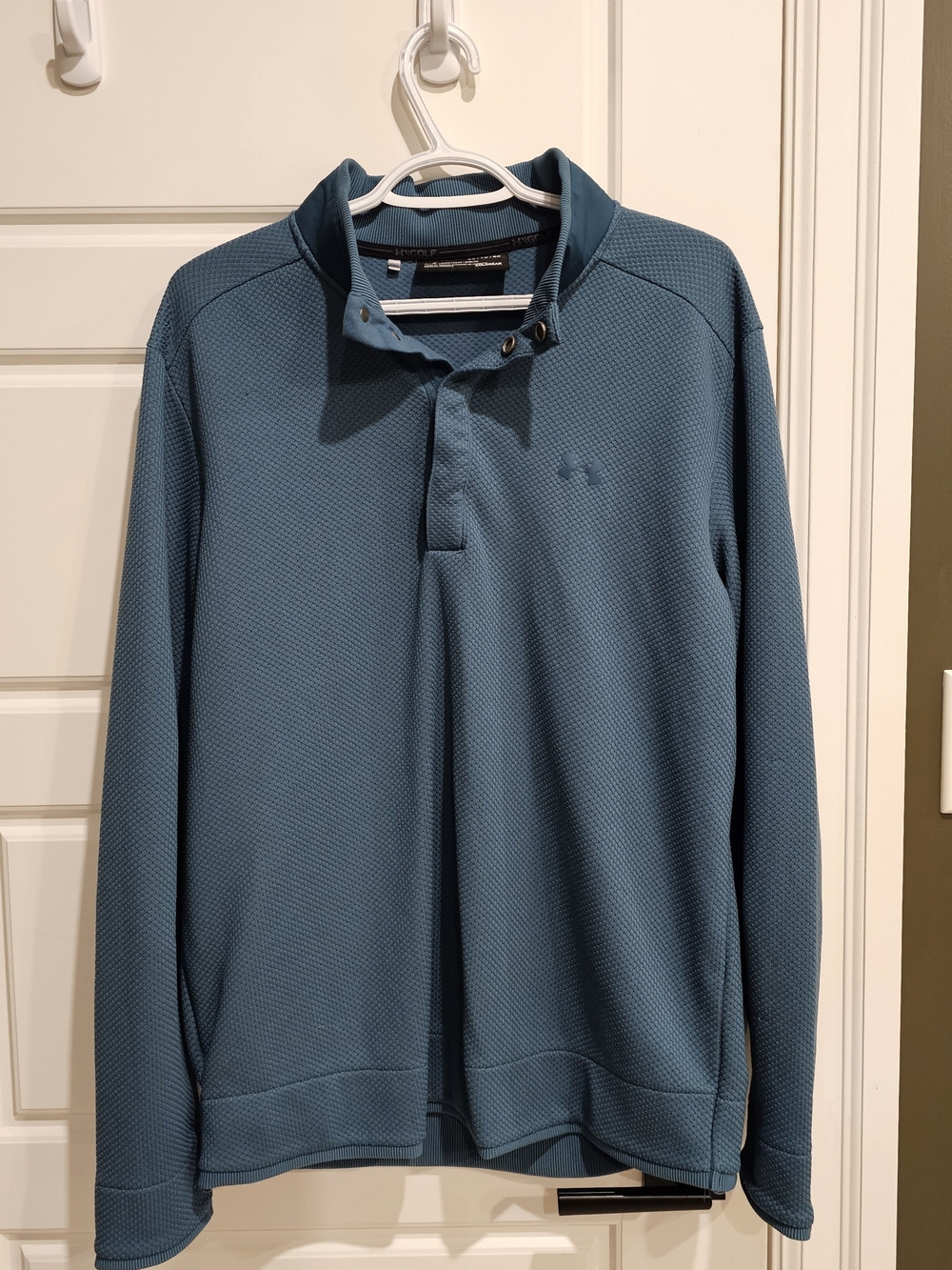 Under Armour Golf Women's Blue Quarter Snap Pullover -XL